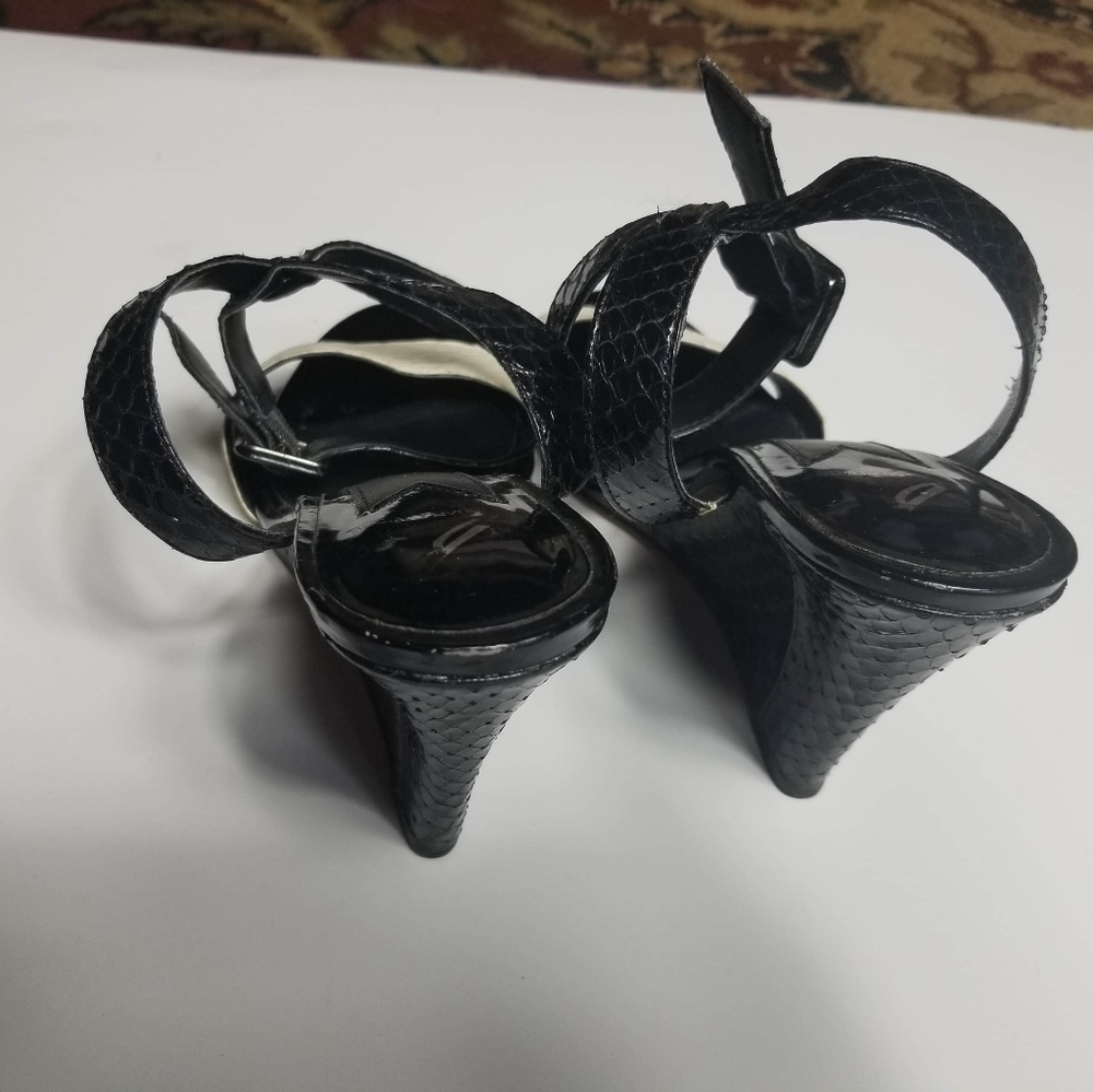 Shoes - Picture 4 of 4
